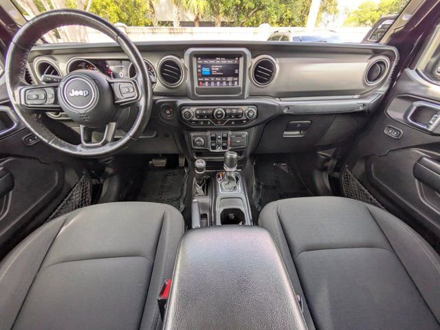 Used 2021 Jeep Gladiator Willys AWD/4WD image 12