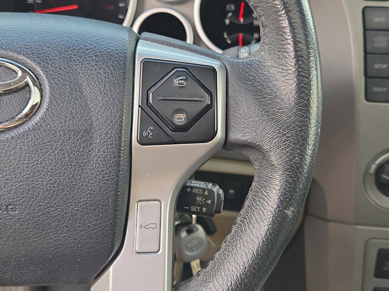 Used 2017 Toyota Sequoia Platinum AWD/4WD image 26