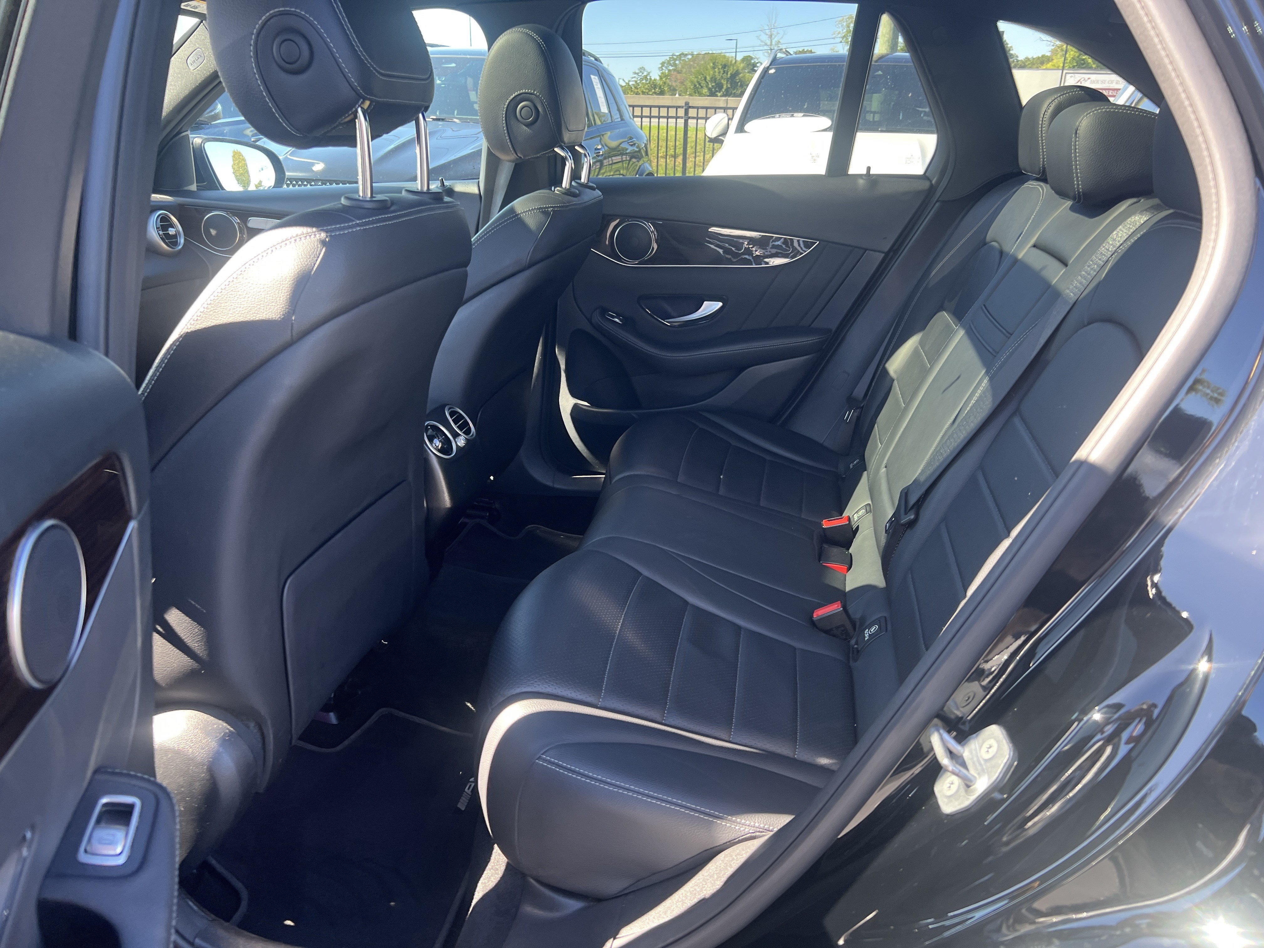 Used 2021 Mercedes-Benz GLC 300 4MATIC image 26