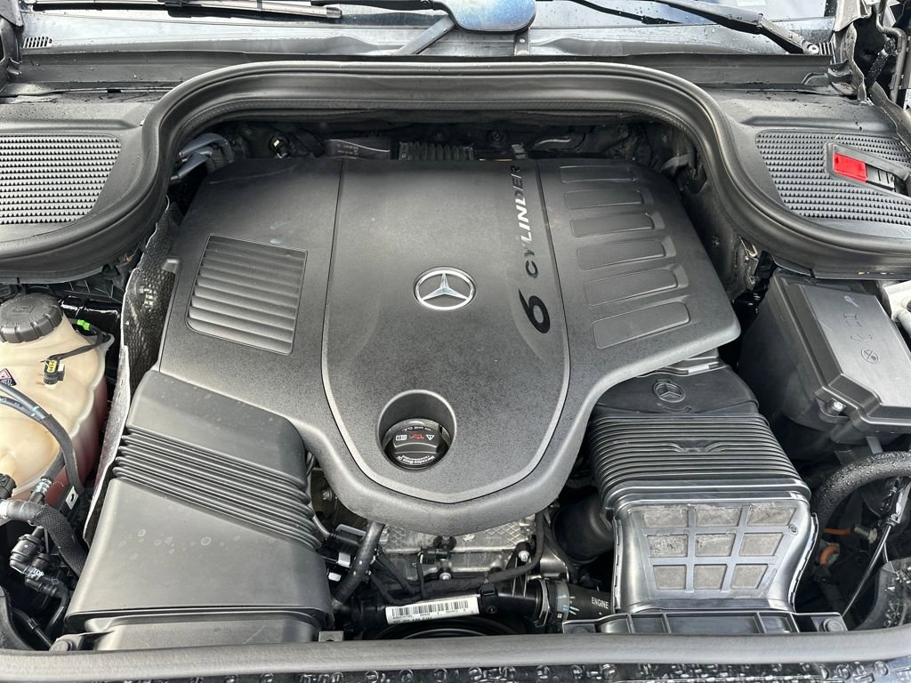 Used 2022 Mercedes-Benz GLE 450 4MATIC w/ AMG Line Exterior image 17