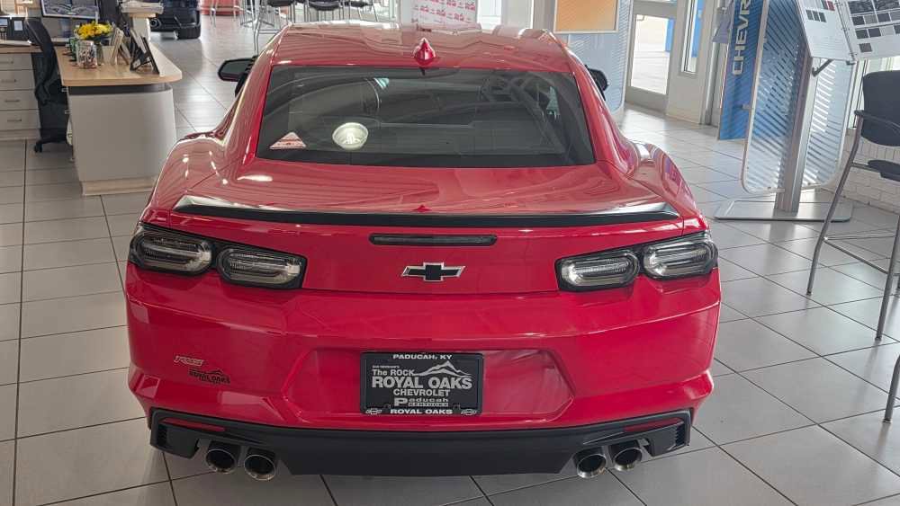 Used 2021 Chevrolet Camaro LT RWD image 4