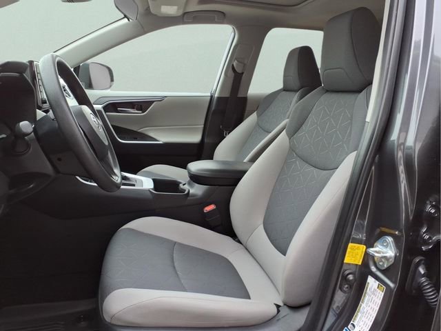 Used 2022 Toyota RAV4 XLE w/ Convenience Package image 12