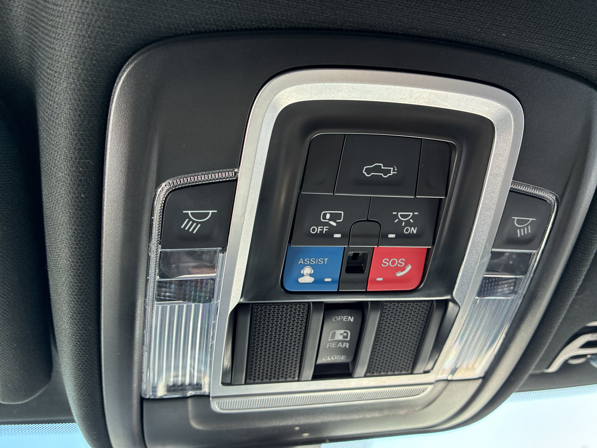 Used 2022 RAM 2500 Laramie AWD/4WD image 38