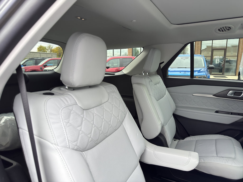 New 2026 Ford Explorer Platinum w/ LUX Leather Package image 32