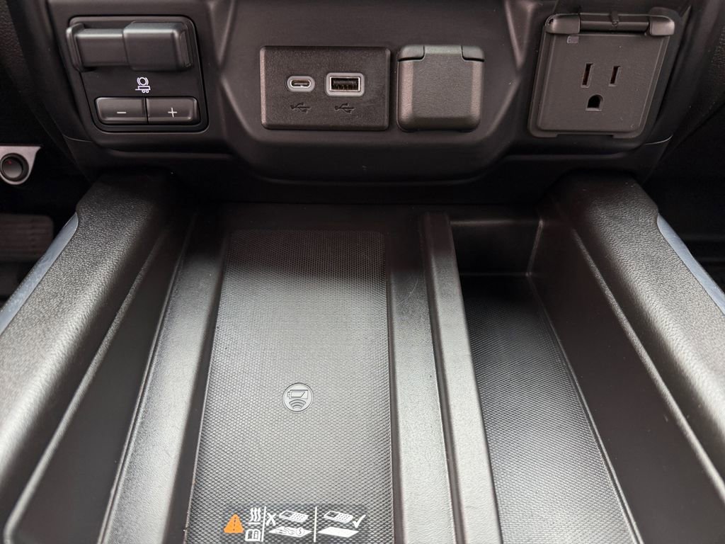 Used 2022 GMC Sierra 3500 AT4 w/ AT4 Premium Plus Package image 29