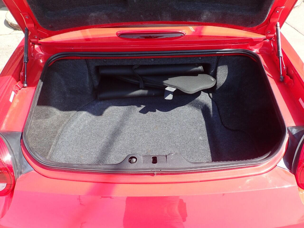 Used 2003 Ford Thunderbird image 20