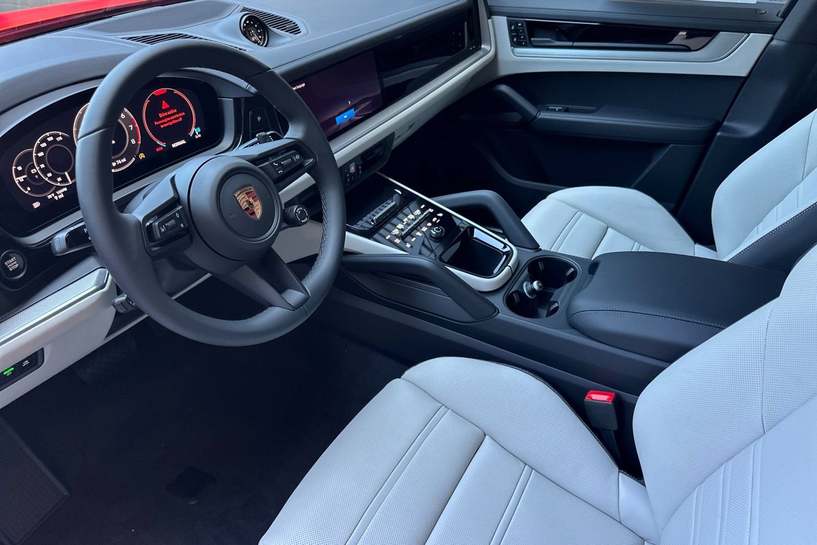 New 2026 Porsche Cayenne Coupe AWD/4WD image 4