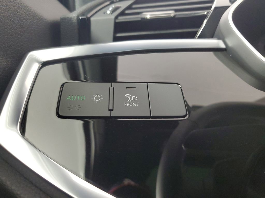 Used 2023 Audi Q3 2.0T Premium w/ Convenience Package AWD/4WD image 35