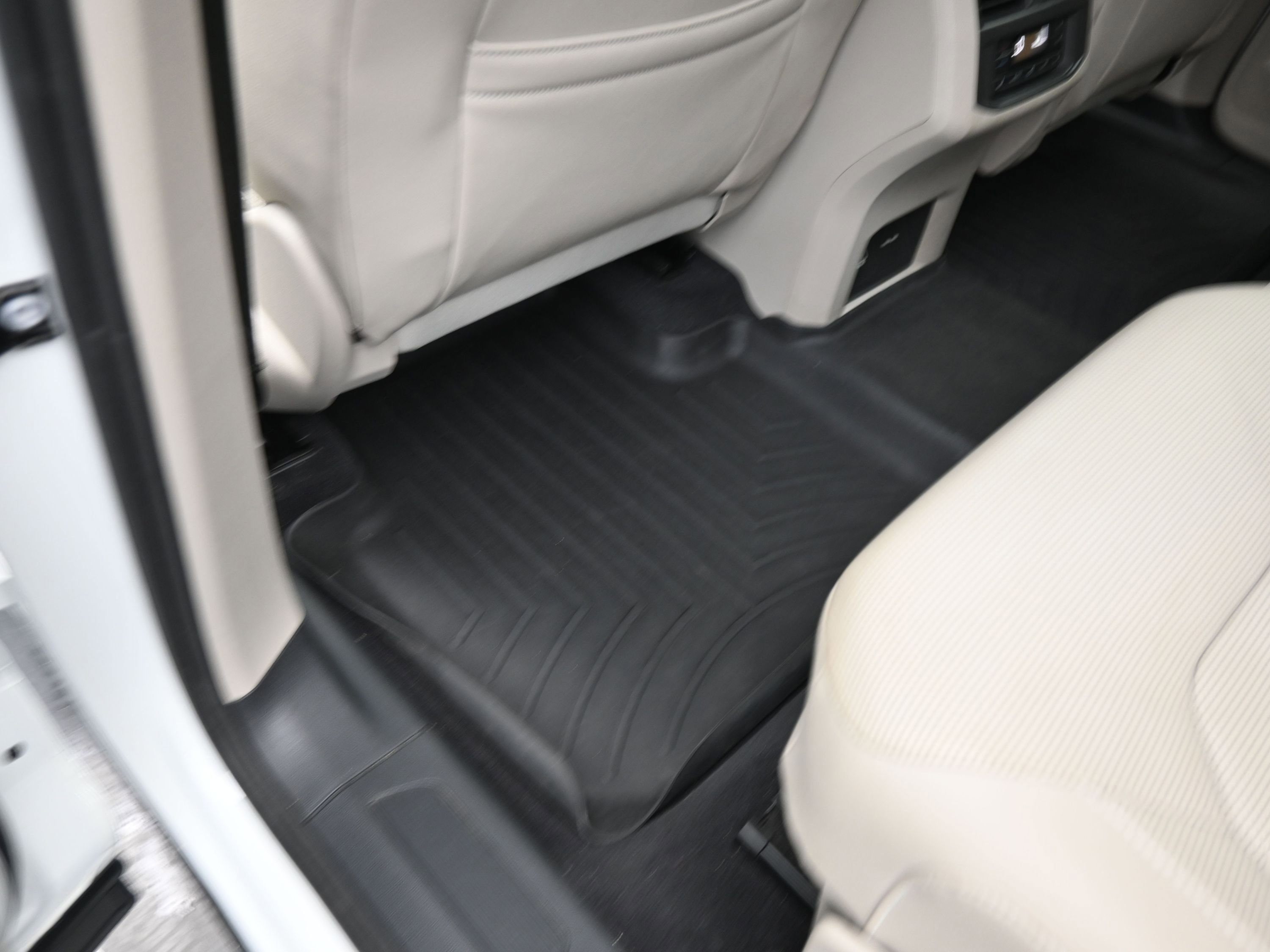 Used 2021 Volkswagen Atlas SEL Premium image 18