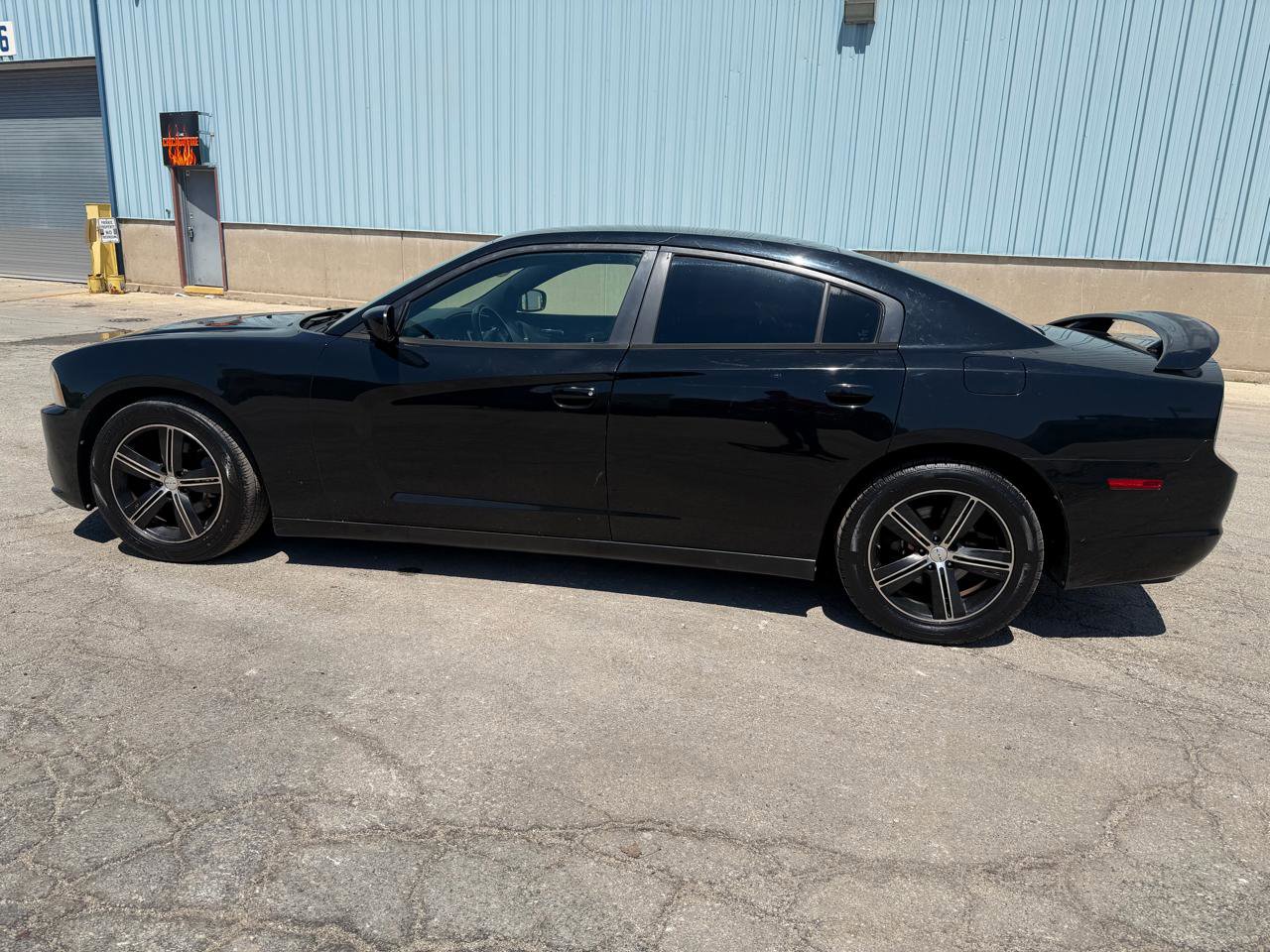 Used 2013 Dodge Charger SE RWD image 10