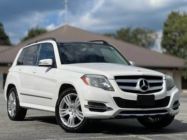 Used 2015 Mercedes-Benz GLK 350 4MATIC image 3