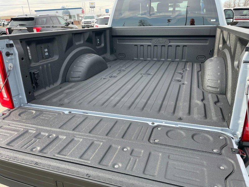 New 2026 Ford F250 Lariat w/ Black Appearance Package image 6