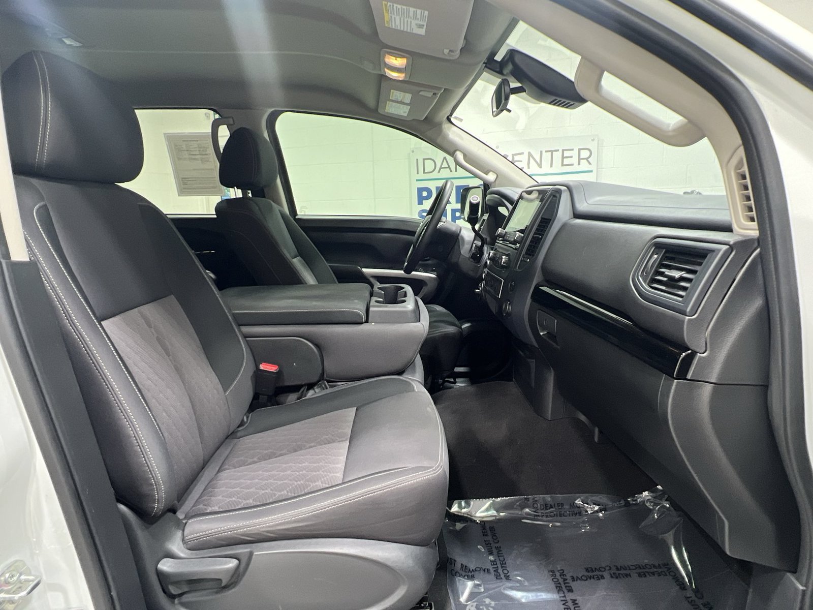 Used 2024 Nissan Titan SV AWD/4WD image 23