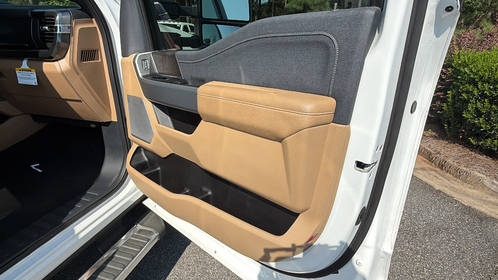 Used 2024 Ford F250 Lariat w/ Chrome Package AWD/4WD image 19