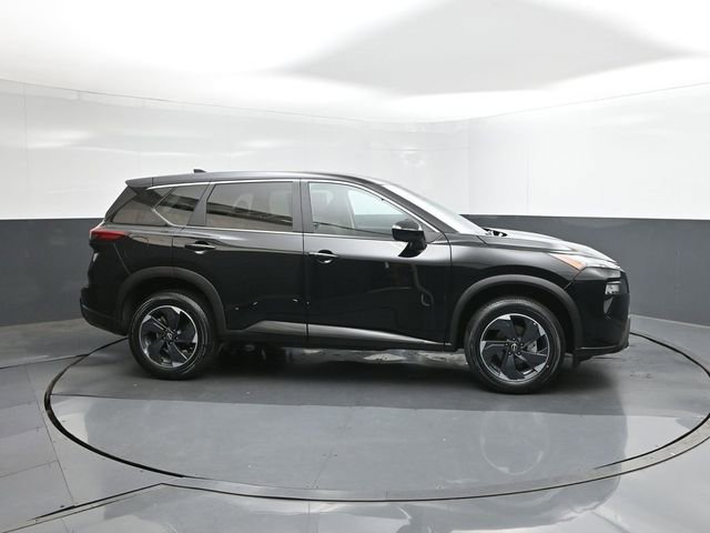 Used 2025 Nissan Rogue SV AWD/4WD image 15