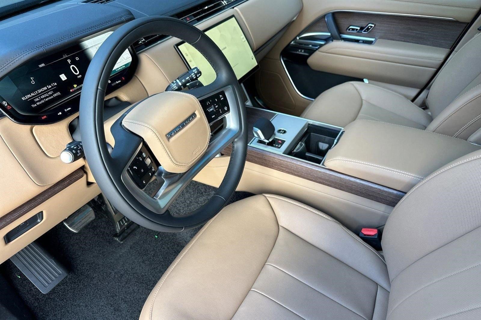New 2026 Land Rover Range Rover Long Wheelbase SE AWD/4WD image 3