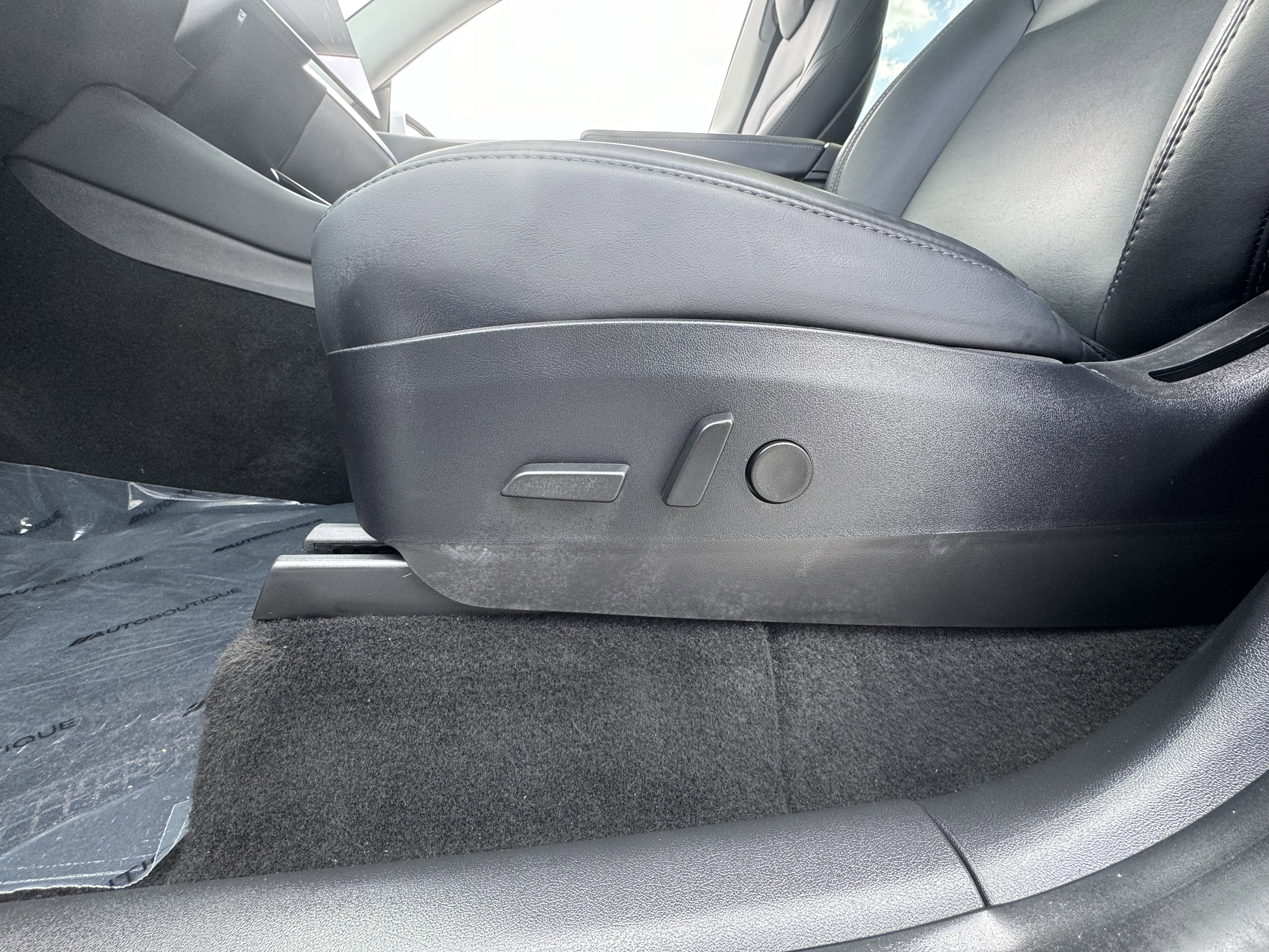 Used 2020 Tesla Model Y Long Range image 26