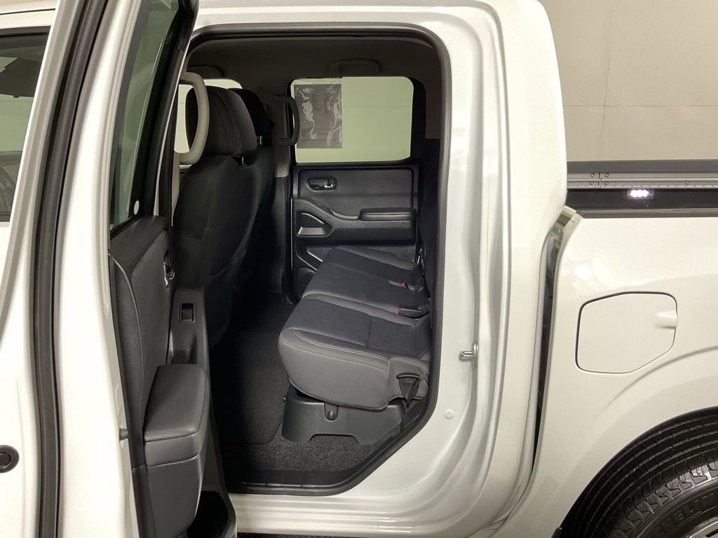 Used 2022 Nissan Frontier SV image 30