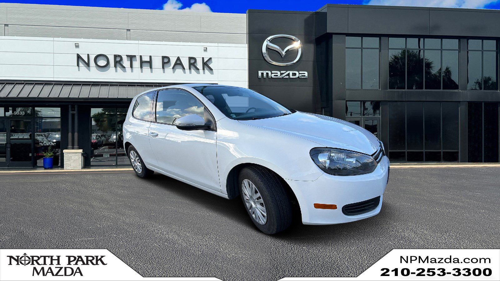 Used 2011 Volkswagen Golf 2-Door FWD image 1