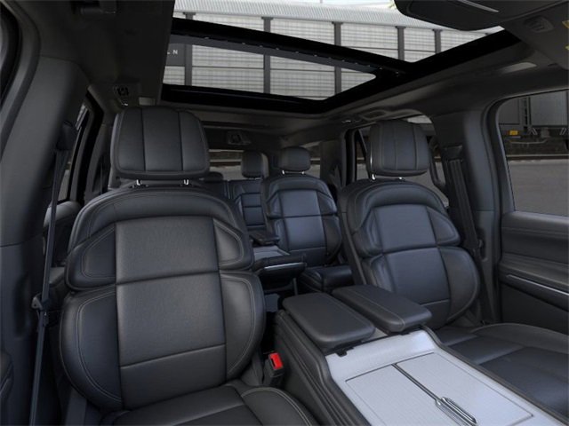 New 2026 Lincoln Navigator Reserve w/ Jet Appearance Package image 11