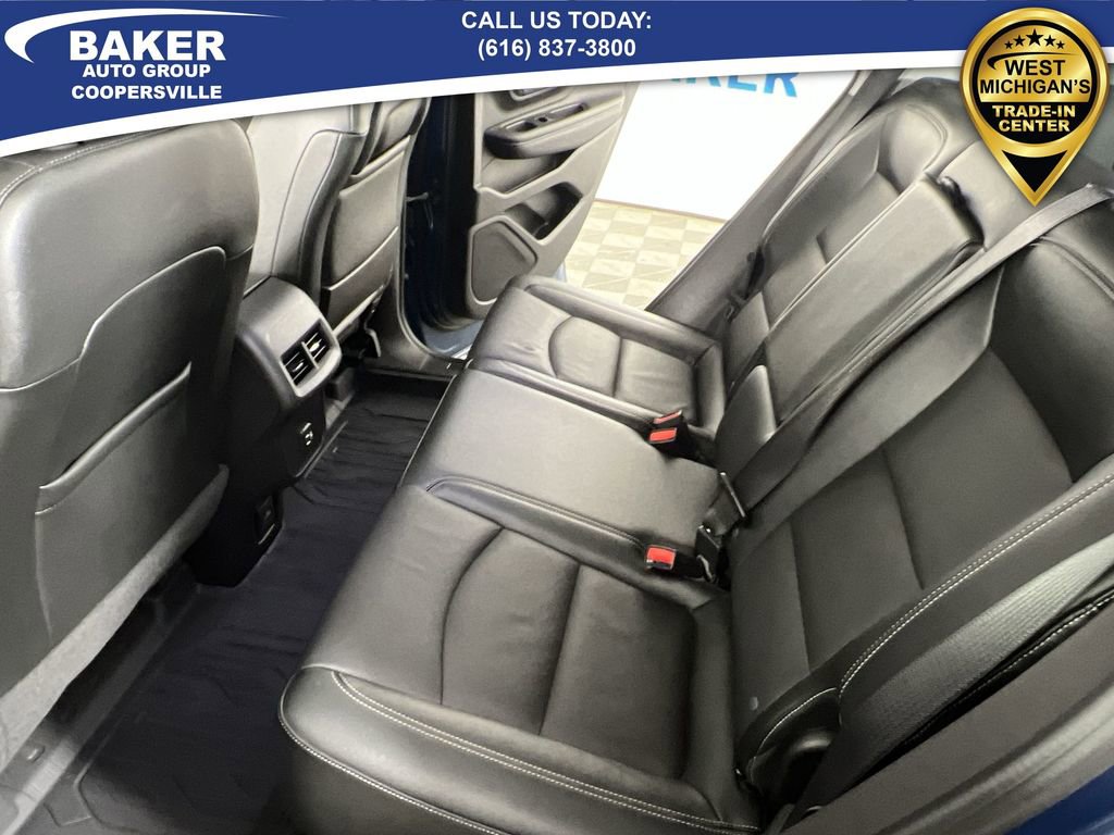 Used 2024 GMC Terrain SLT w/ Elevation Edition image 25