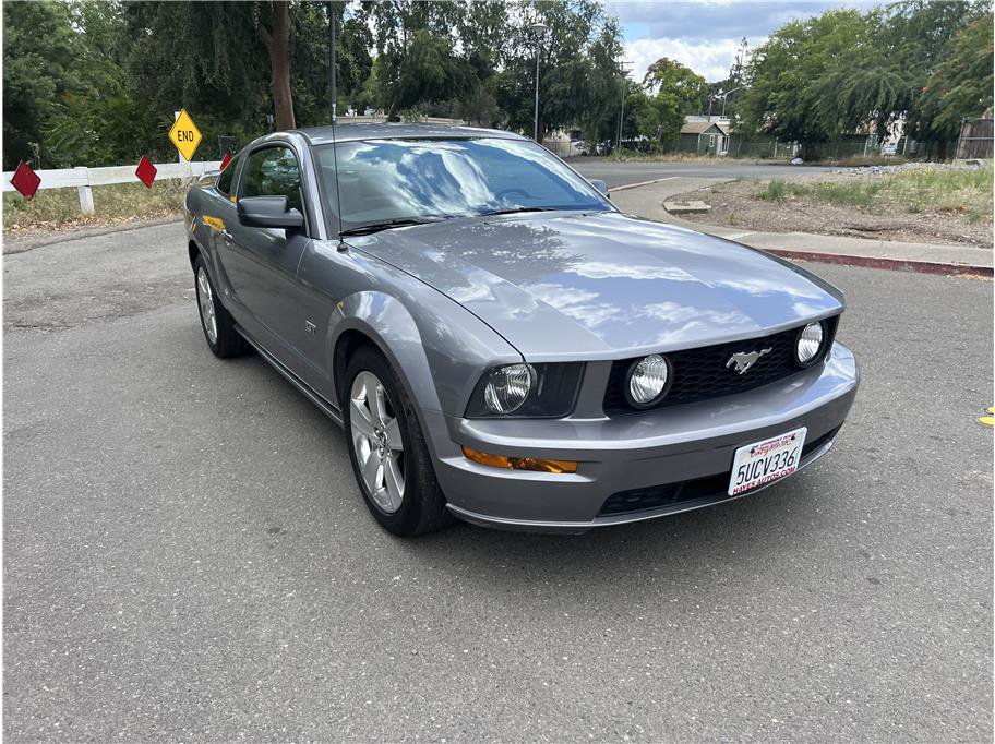 Used 2006 Ford Mustang GT RWD image 3
