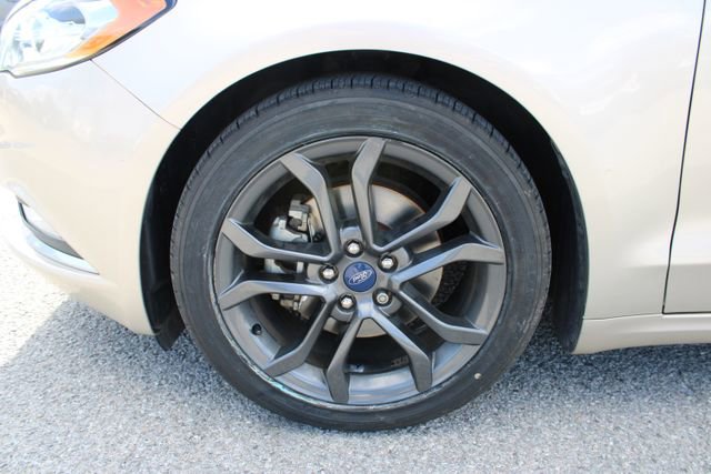 Used 2018 Ford Fusion SE w/ Equipment Group 201A image 10