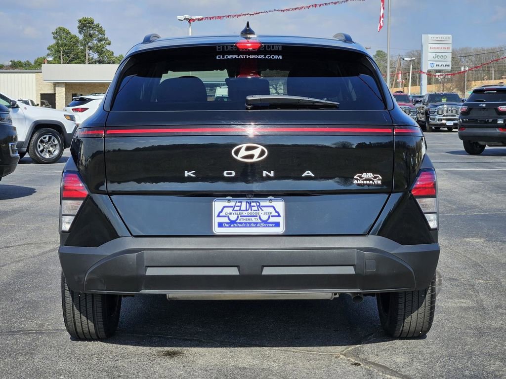 Used 2025 Hyundai Kona SEL image 5