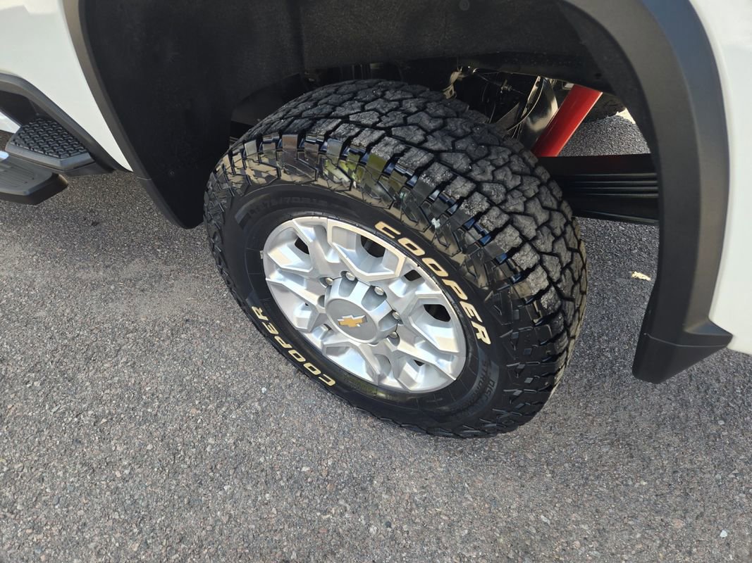 Used 2022 Chevrolet Silverado 2500 LT w/ Convenience Package image 6