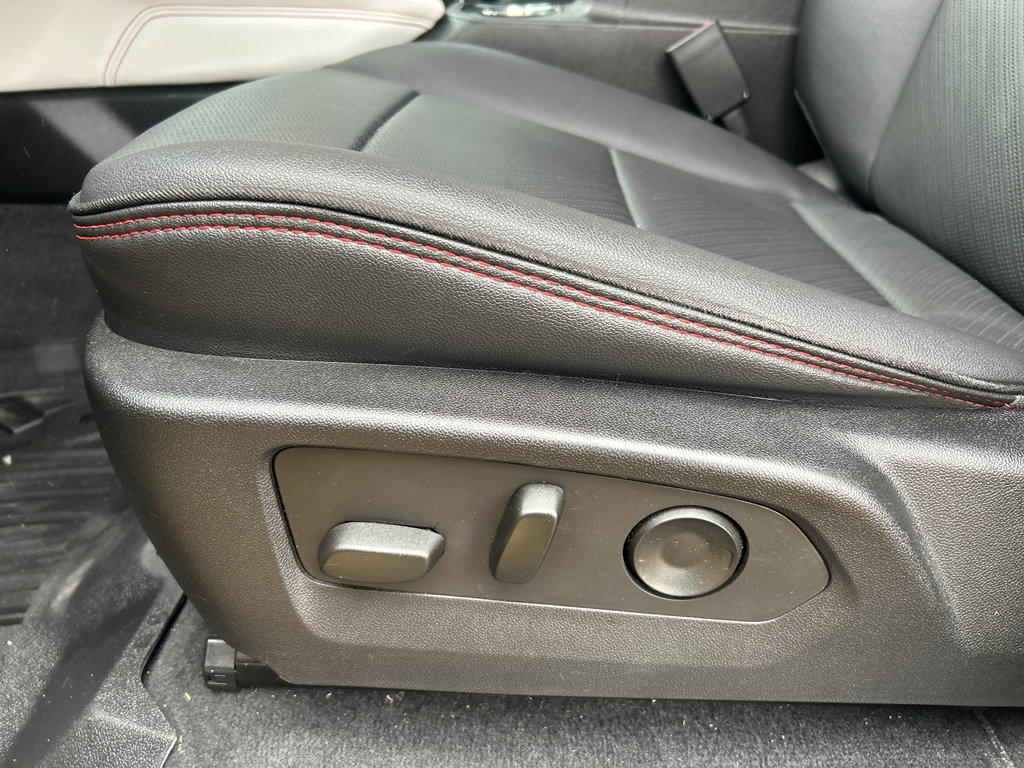 Used 2023 GMC Canyon AT4X image 18