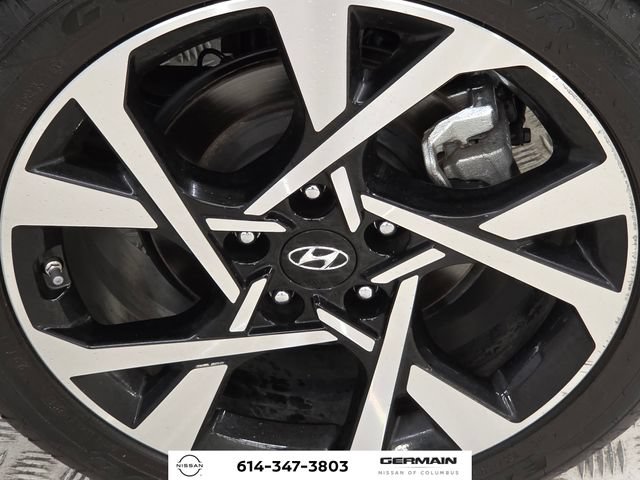 Used 2023 Hyundai Kona Limited AWD/4WD image 13