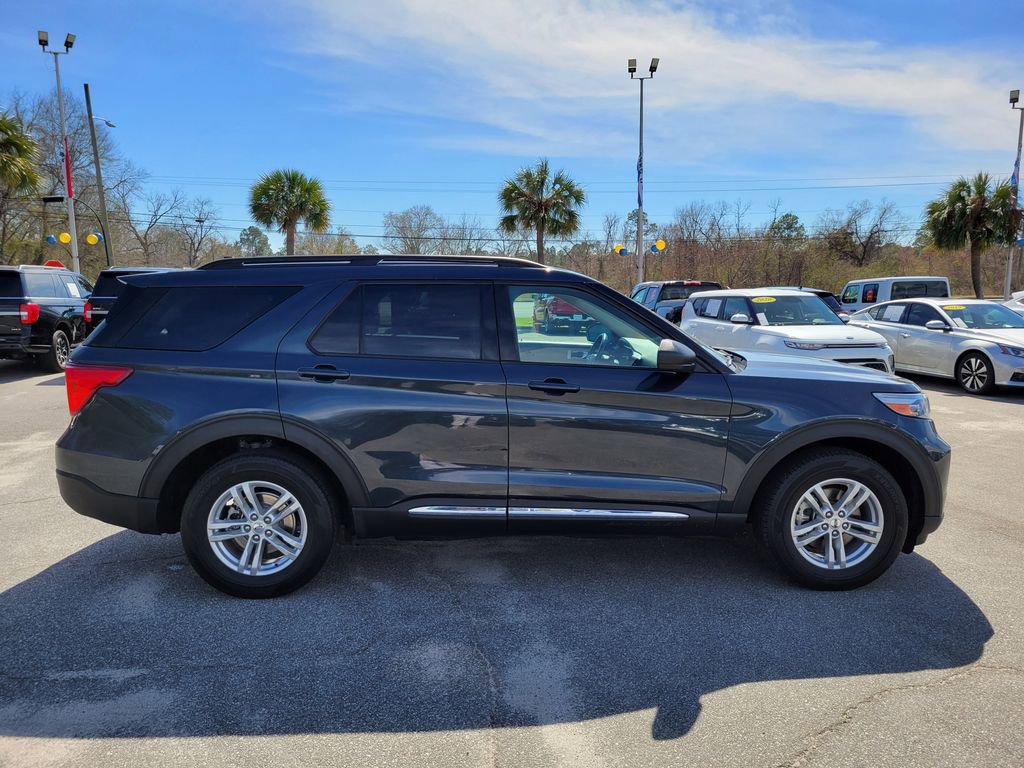 Certified 2022 Ford Explorer XLT image 7