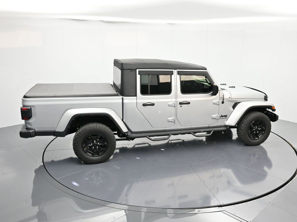 Certified 2022 Jeep Gladiator Willys image 31