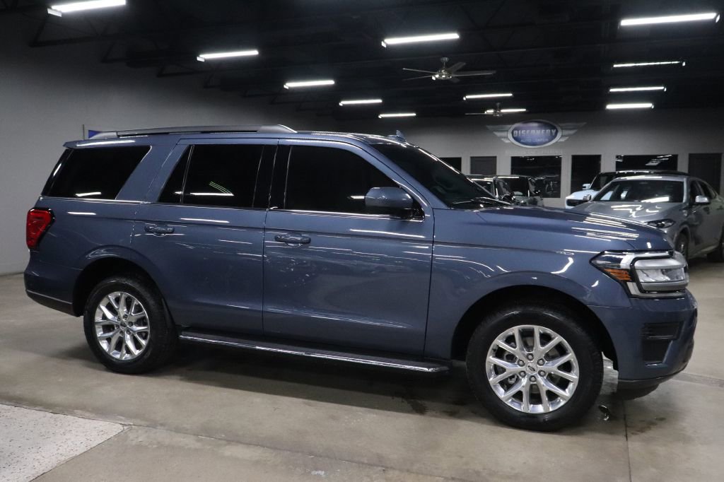 Used 2023 Ford Expedition XLT image 5