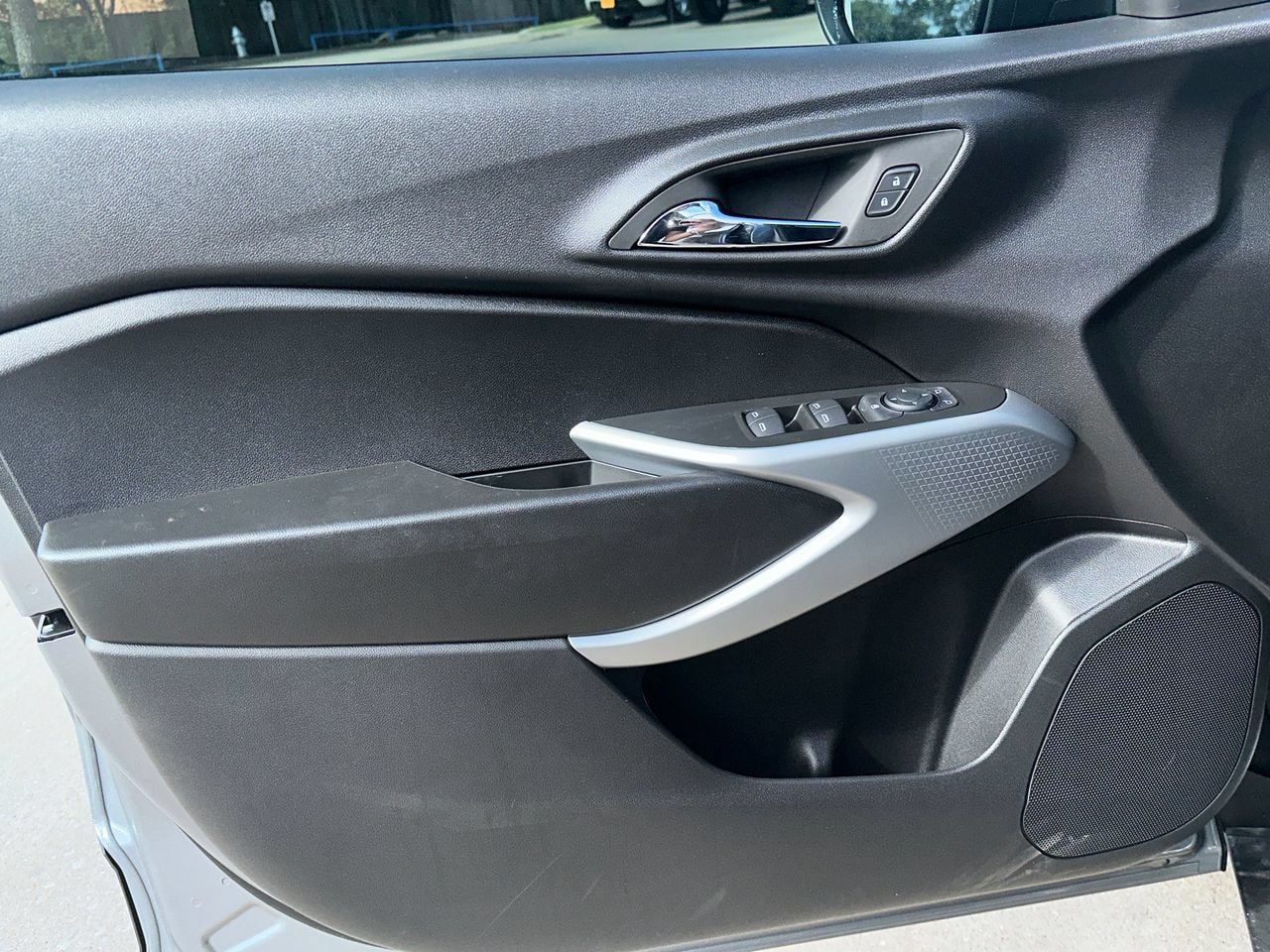 New 2026 Chevrolet Trax RS w/ Sunroof Package FWD image 11