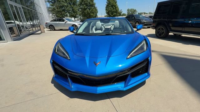 Used 2025 Chevrolet Corvette Z06 RWD image 3
