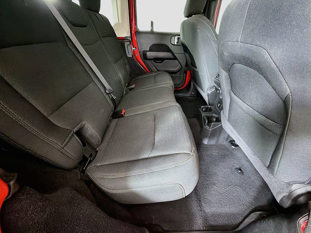 Used 2021 Jeep Wrangler Unlimited Sahara w/ Uconnect 4C Nav & Sound Group AWD/4WD image 26