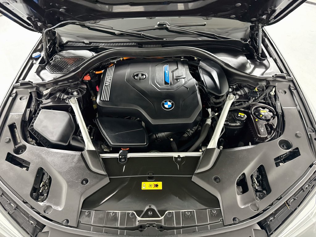 Used 2022 BMW 530e RWD image 30