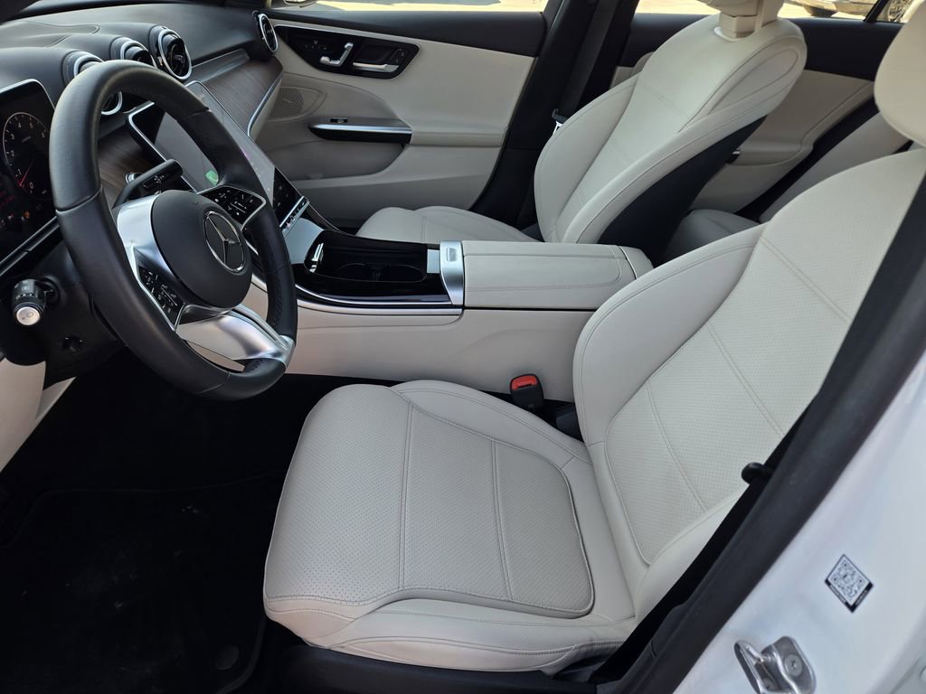 Used 2025 Mercedes-Benz C 300 4MATIC Sedan image 17