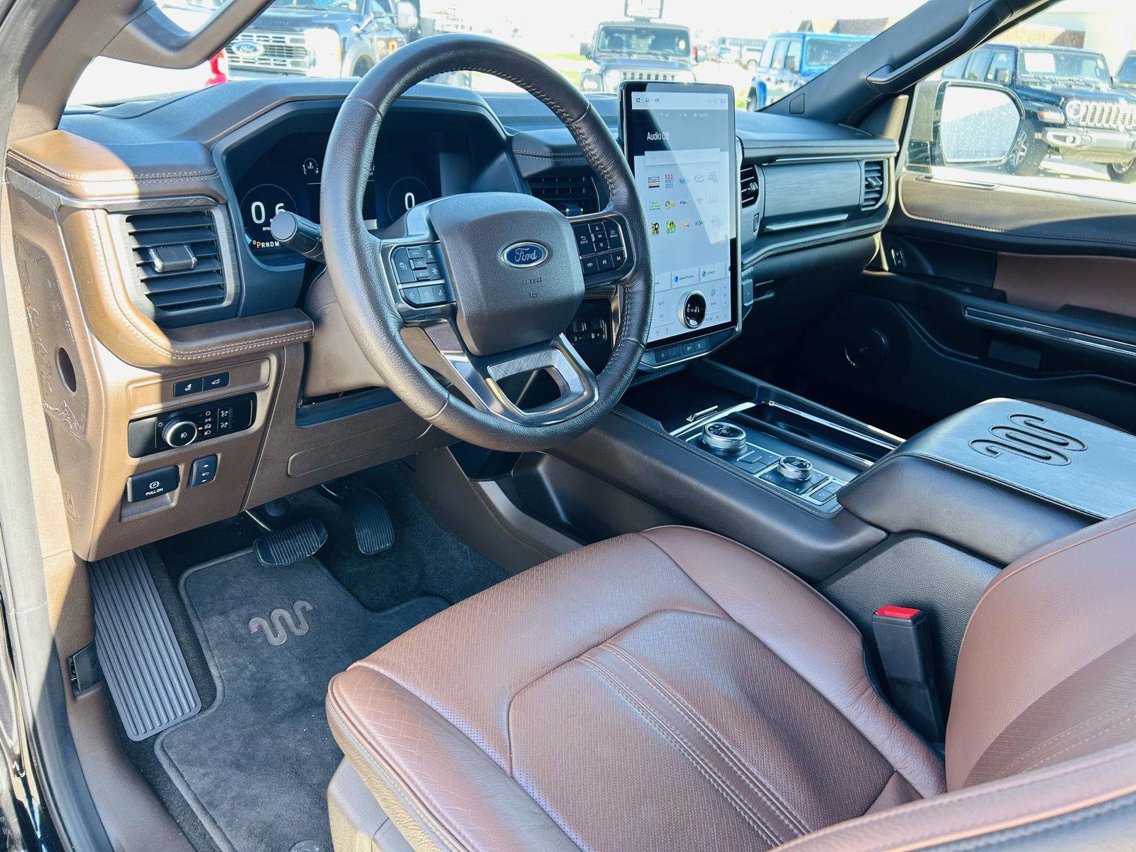 Used 2024 Ford Expedition Max King Ranch image 19