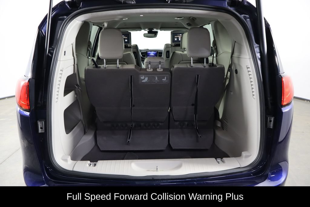 Used 2019 Chrysler Pacifica Touring-L Plus w/ Advanced Safetytec Group FWD image 18