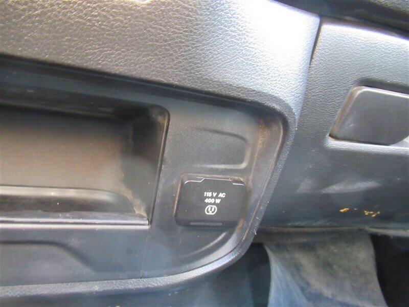 Used 2022 RAM 3500 Tradesman w/ Chrome Appearance Group RWD image 33