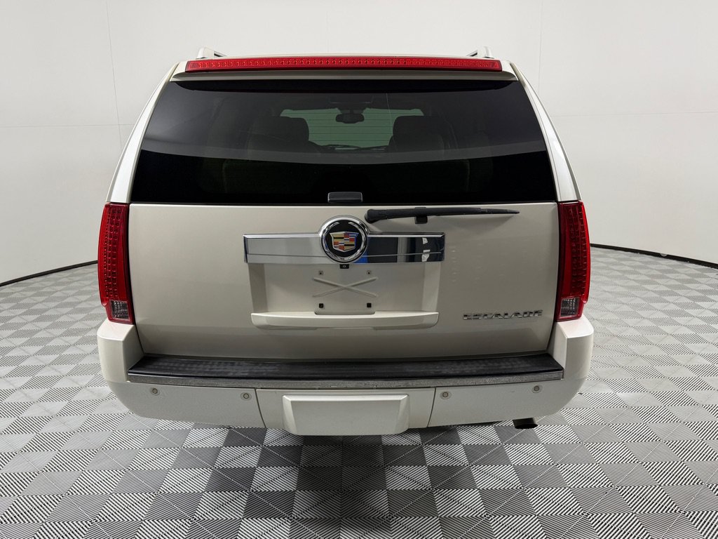 Used 2013 Cadillac Escalade ESV Luxury RWD image 6