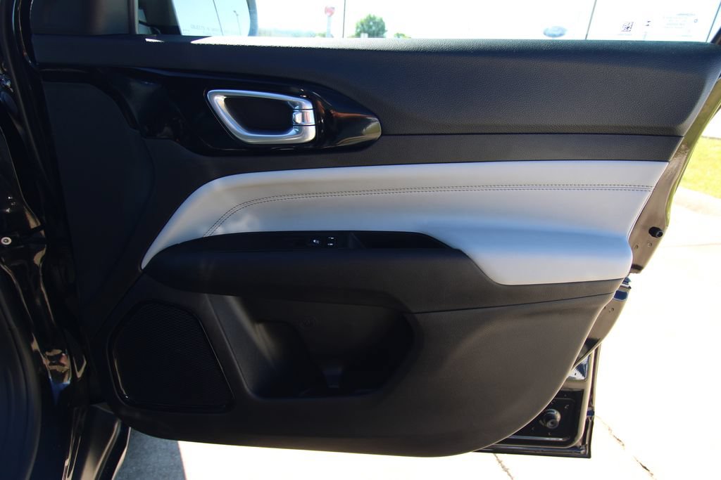 Used 2025 Jeep Compass Limited AWD/4WD image 42