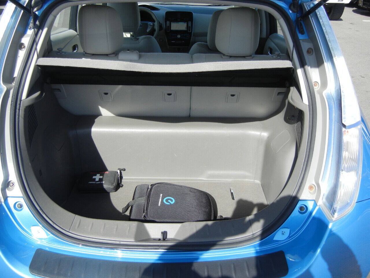 Used 2012 Nissan Leaf SL w/ Protection Pkg FWD image 21
