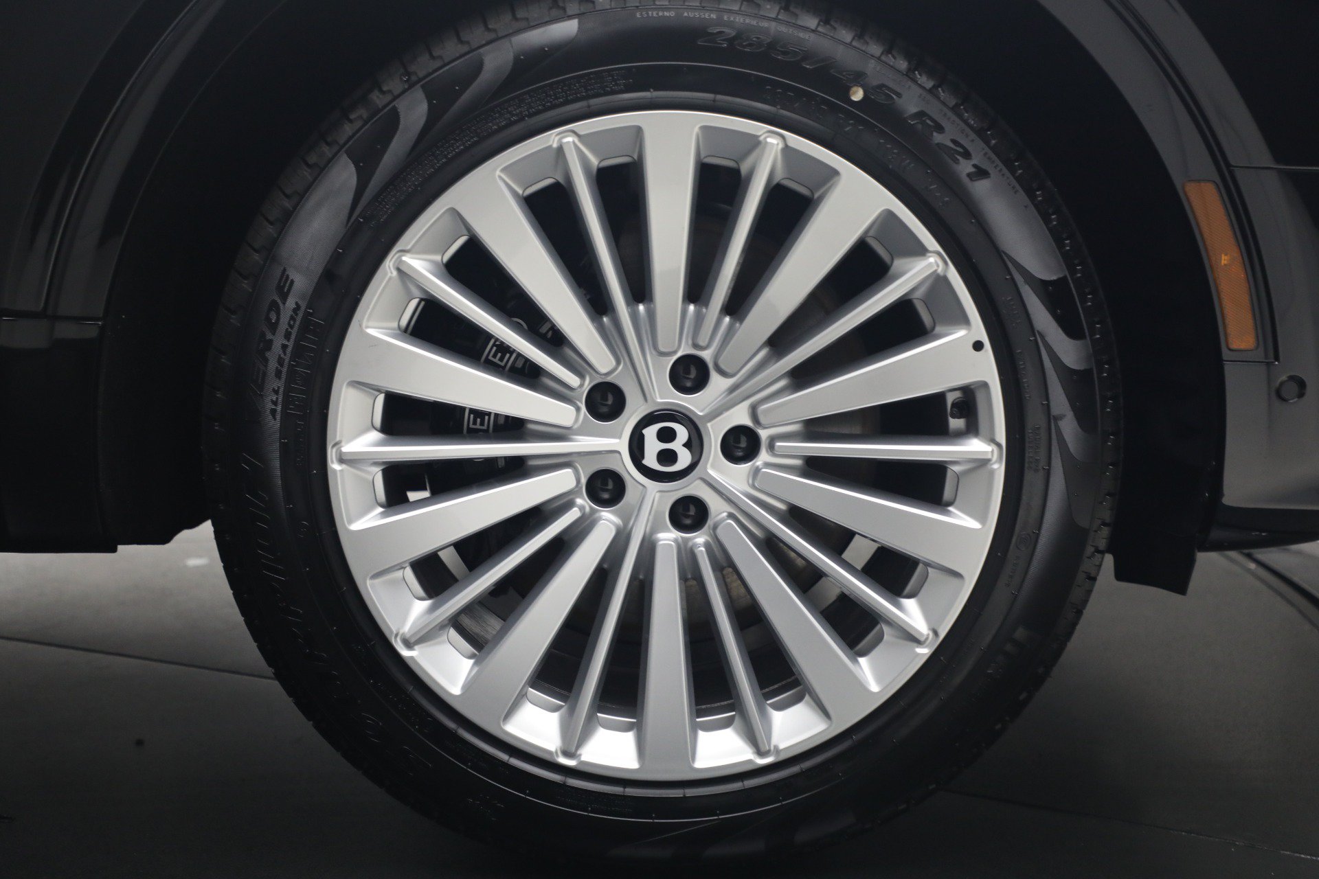 New 2026 Bentley Bentayga AWD/4WD image 17