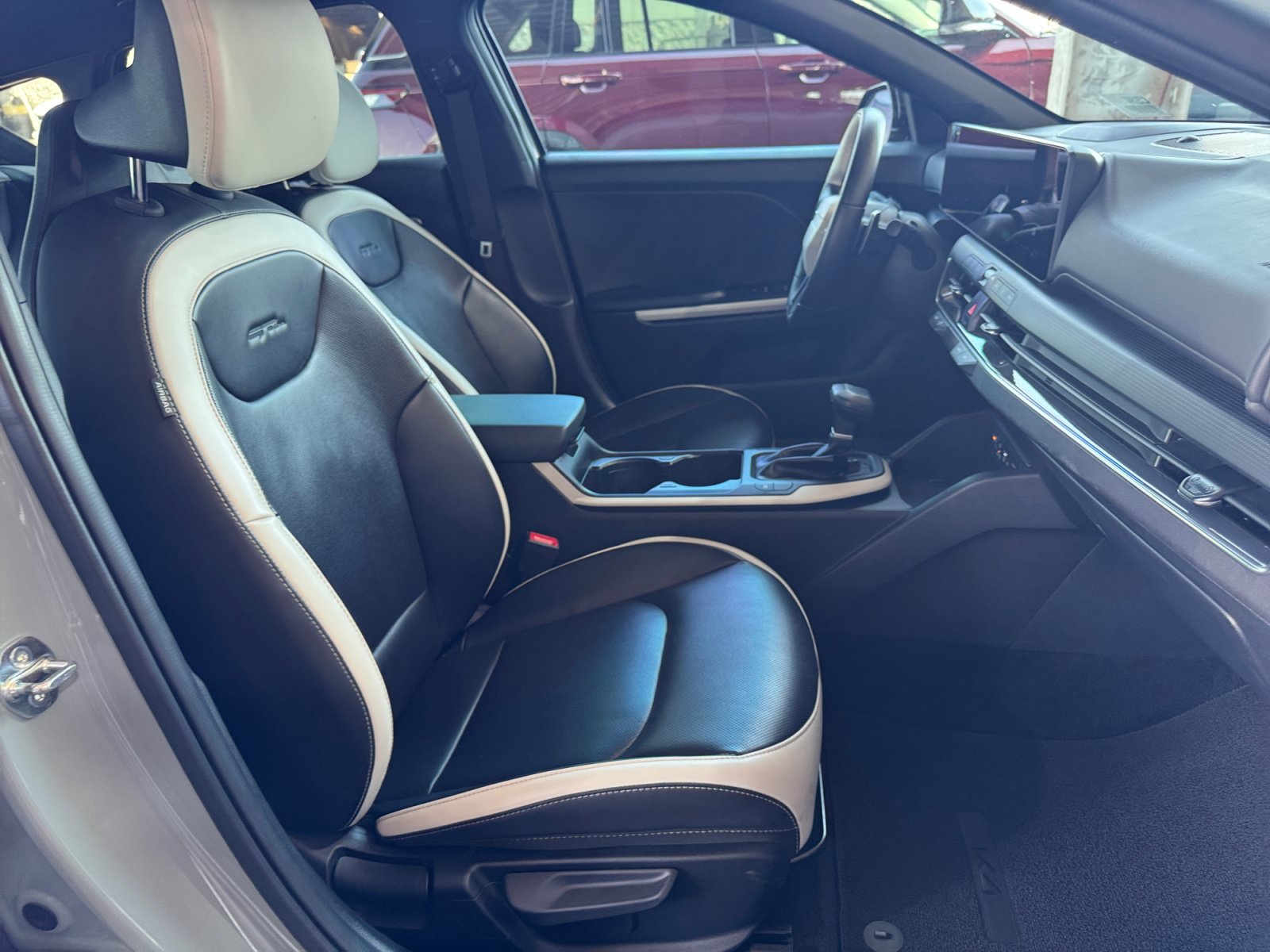 Used 2025 Kia K4 EX w/ GT-Line Premium Package FWD image 28