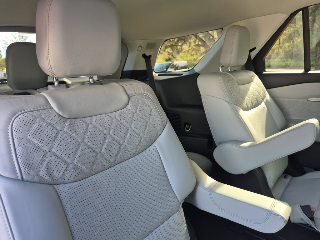 New 2026 Ford Explorer Platinum w/ LUX Leather Package AWD/4WD image 26