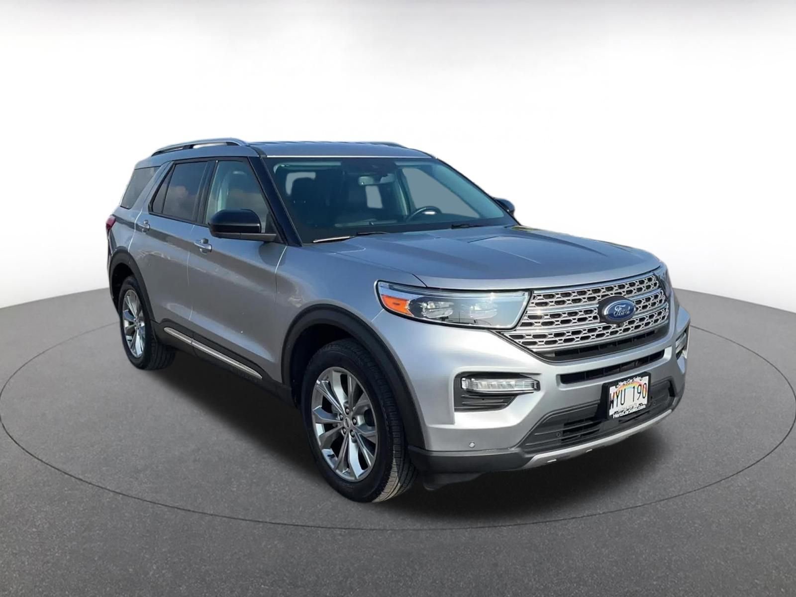 Used 2023 Ford Explorer Limited image 3
