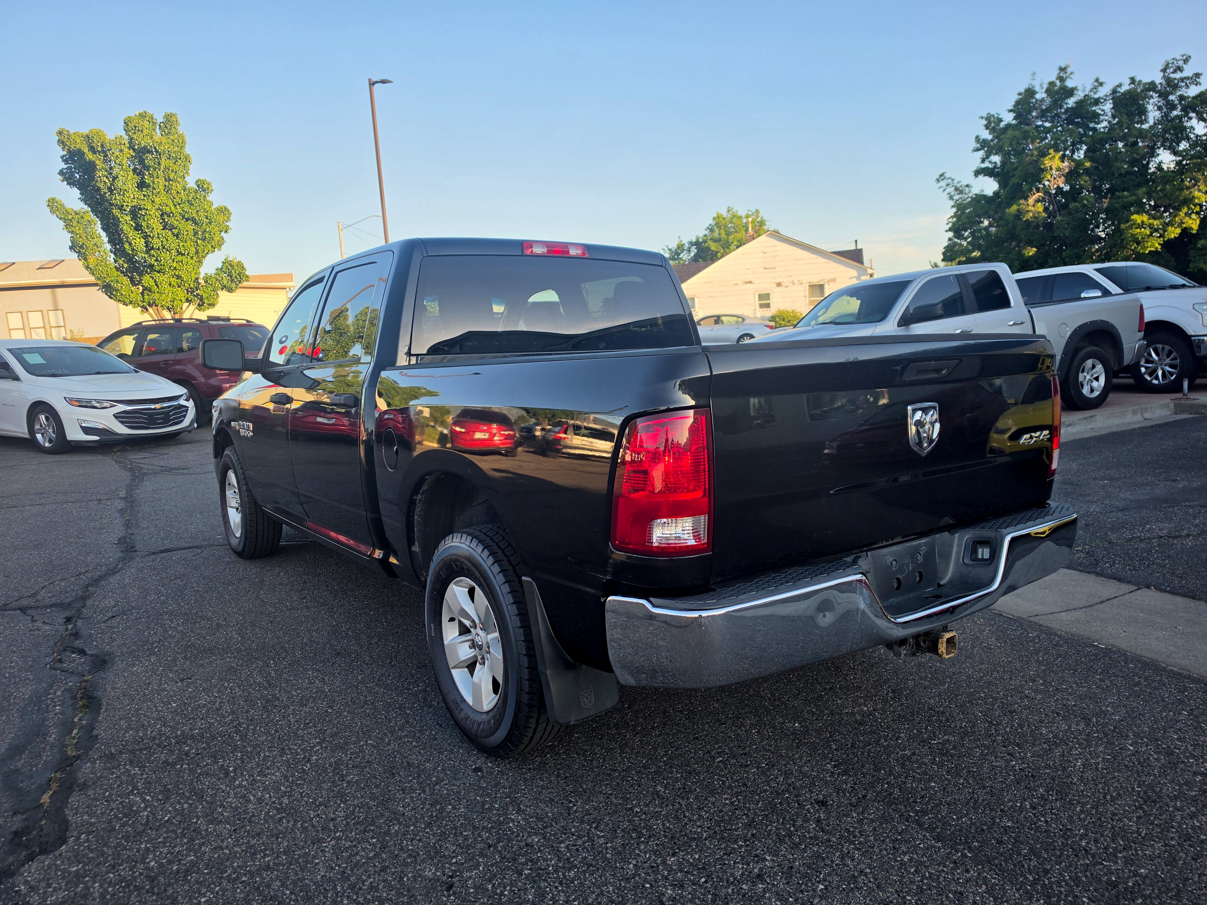 Used 2017 RAM 1500 ST w/ SXT Appearance Group AWD/4WD image 5